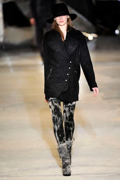 Look 24